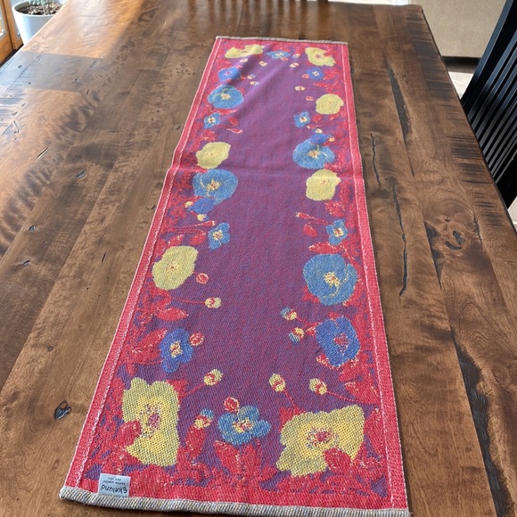 Table runner - Picture 3 of 7